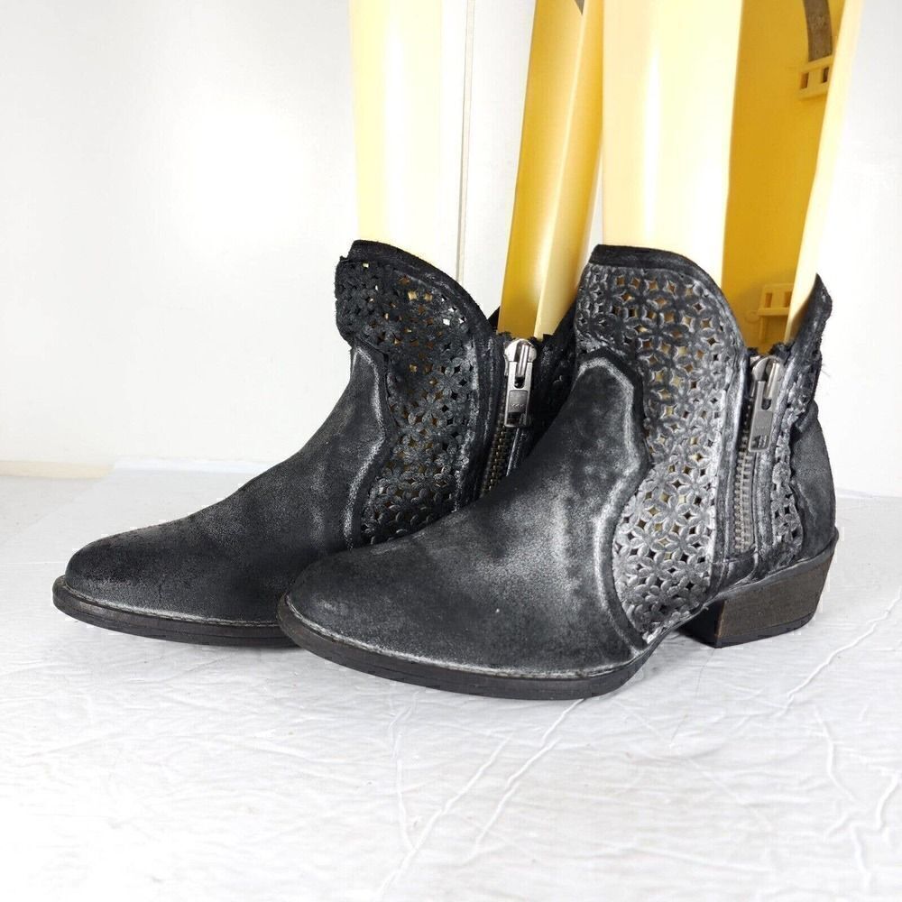 Corral Circle G Women’s US10 Leather Black Gray Cutout Shortie Western Boots